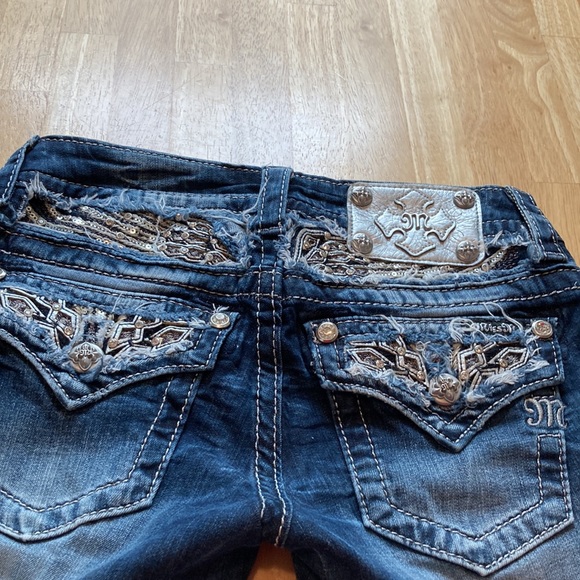 Miss Me Crop Jeans - Picture 3 of 11